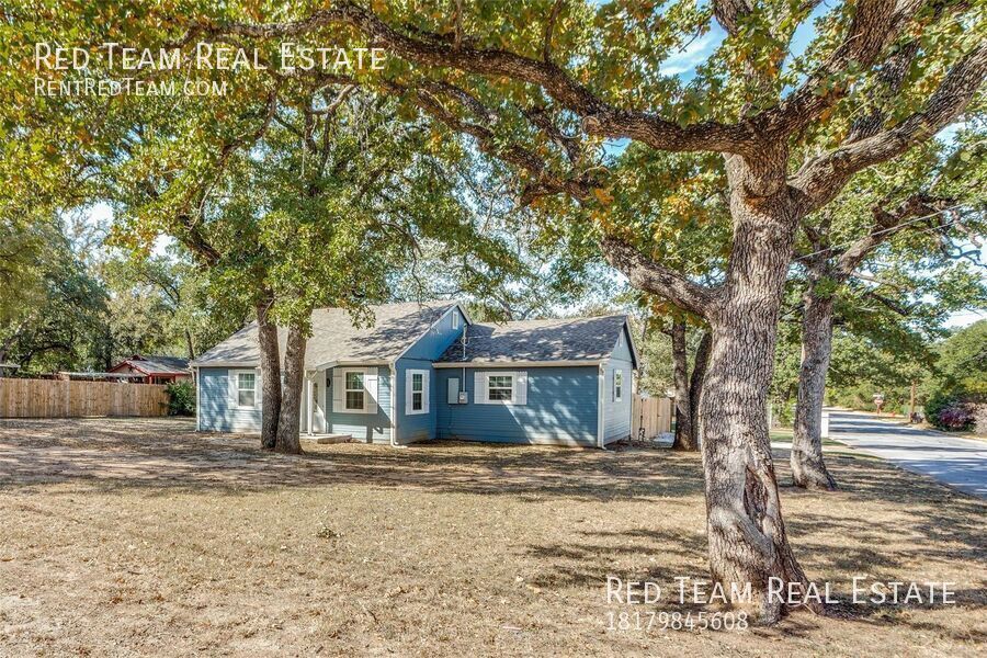 Cozy 3 bedroom in established subdivision off of 820 near Lake Worth! property image