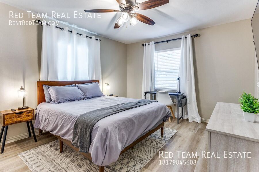 Cozy 3 bedroom in established subdivision off of 820 near Lake Worth! property image