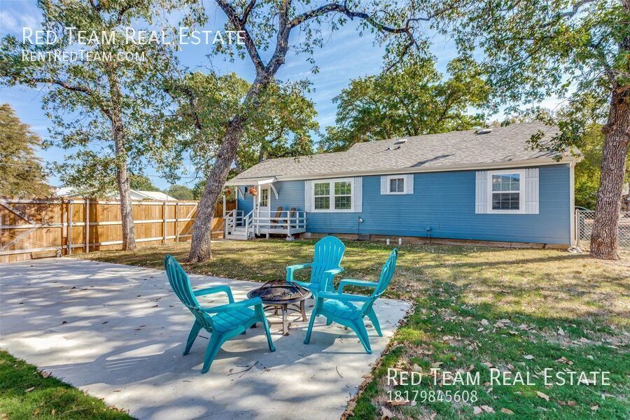 Cozy 3 bedroom in established subdivision off of 820 near Lake Worth! property image