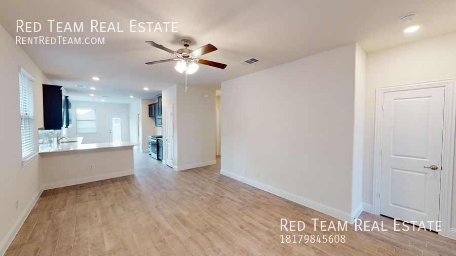 Beautiful New 3-Bedroom / 2 Bath Home in Aubrey property image