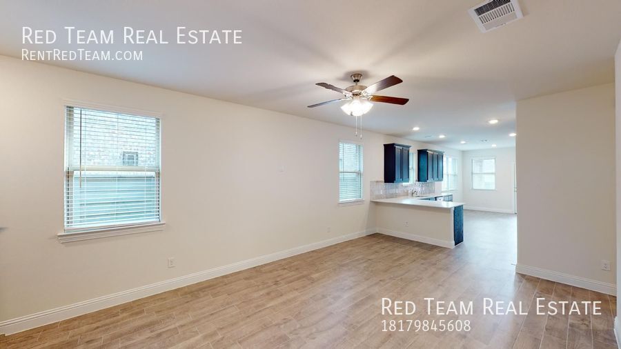 Beautiful New 3-Bedroom / 2 Bath Home in Aubrey property image