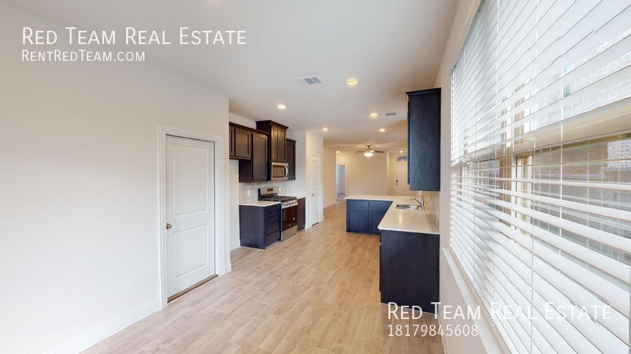 Beautiful New 3-Bedroom / 2 Bath Home in Aubrey property image