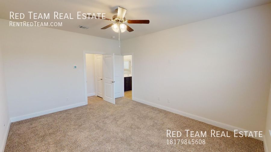 Beautiful New 3-Bedroom / 2 Bath Home in Aubrey property image