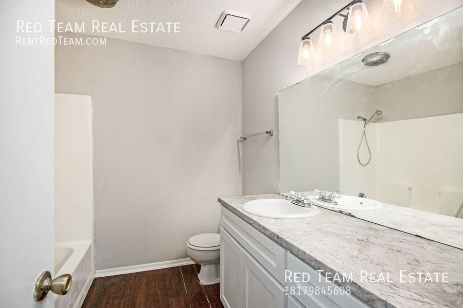 Updated 2 Bedroom, 2 Bathroom Duplex in North Richland Hills property image