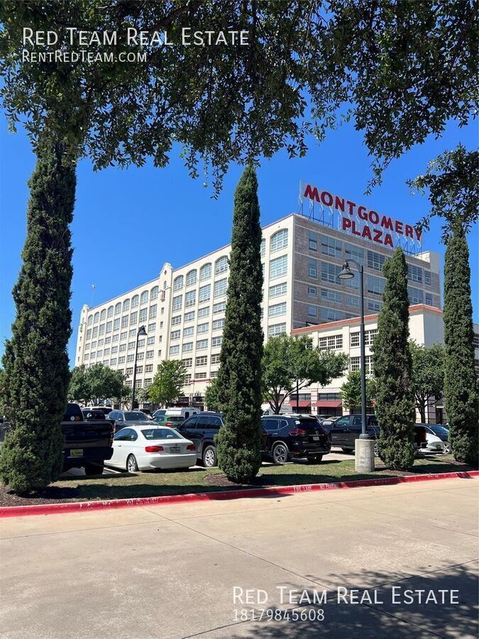 Fabulous Urban lifestyle in the Historic Montgomery Plaza with a panoramic Downtown Fort Worth view! property image