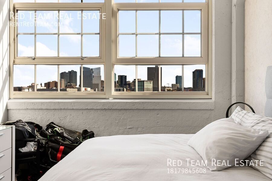 Fabulous Urban lifestyle in the Historic Montgomery Plaza with a panoramic Downtown Fort Worth view! property image