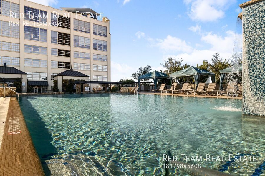 Fabulous Urban lifestyle in the Historic Montgomery Plaza with a panoramic Downtown Fort Worth view! property image