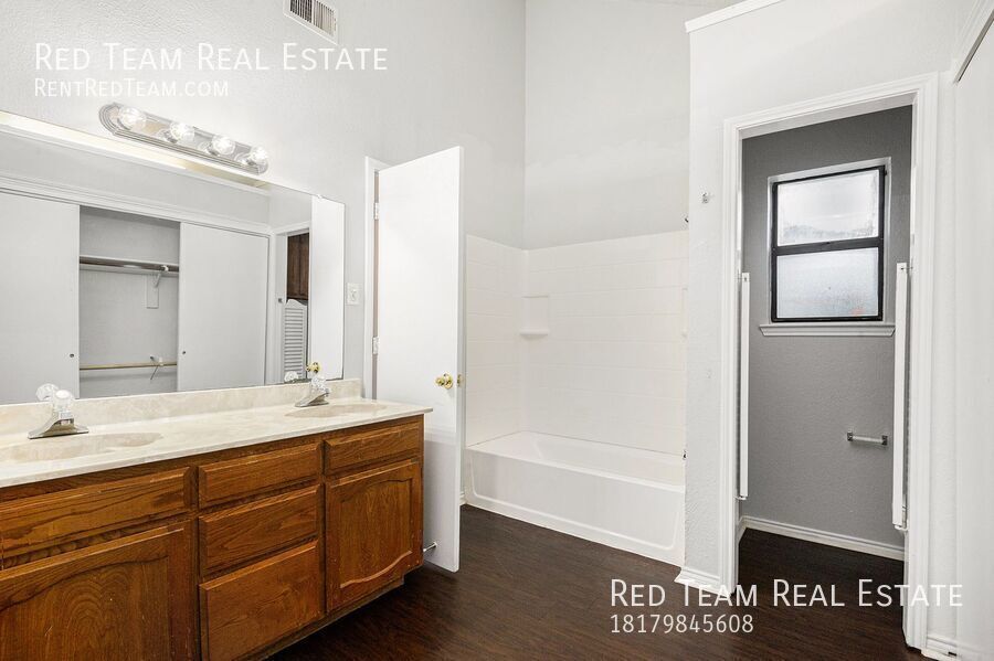 Outskirts West Fort Worth Home Available! property image
