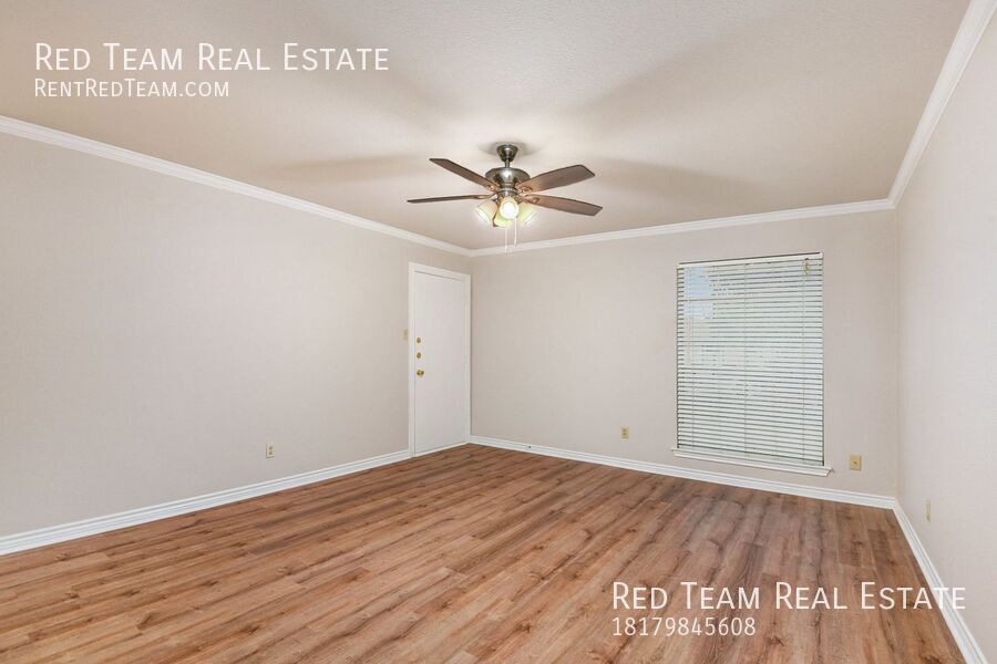 Elegant Three Bedroom Unit across from Ridglea Country Club property image