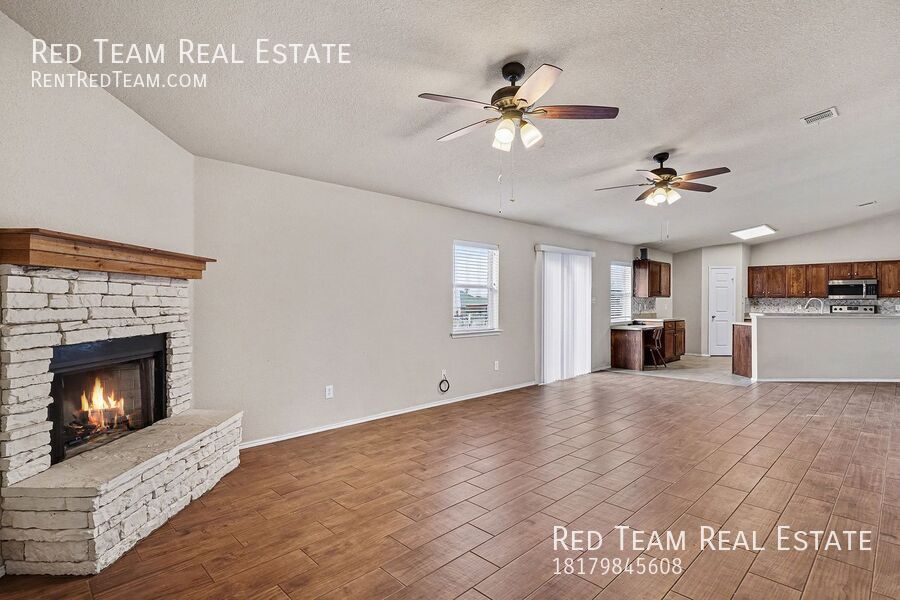 White Picket Fence Included property image