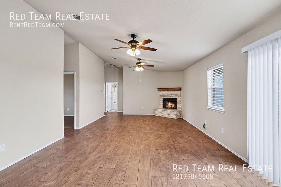 White Picket Fence Included property image