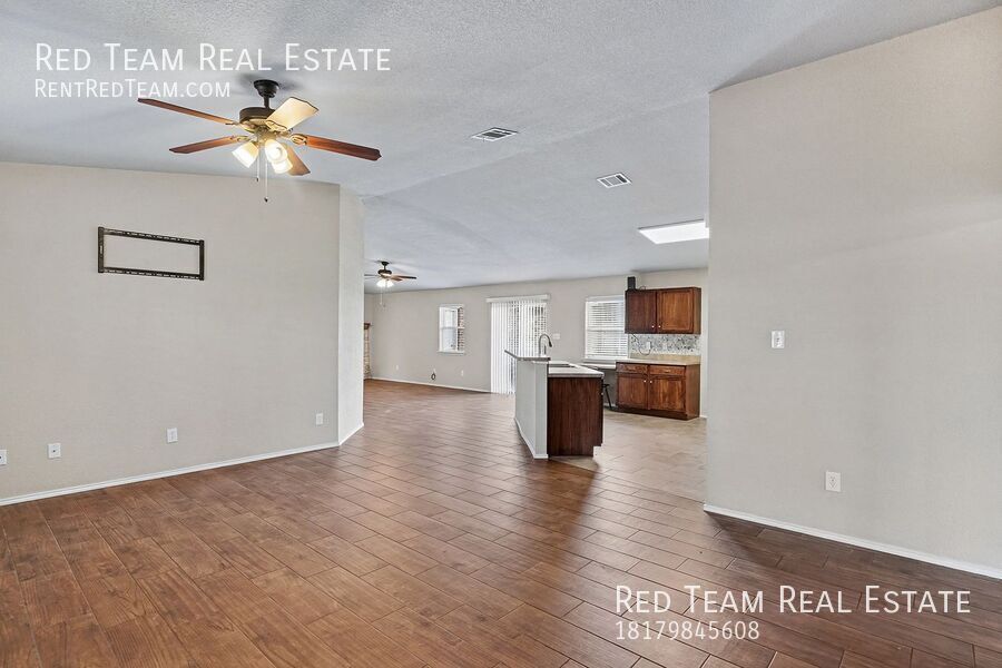 White Picket Fence Included property image