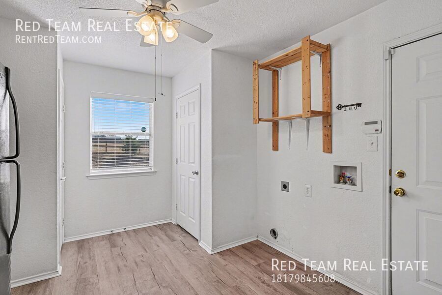 White Picket Fence Included property image