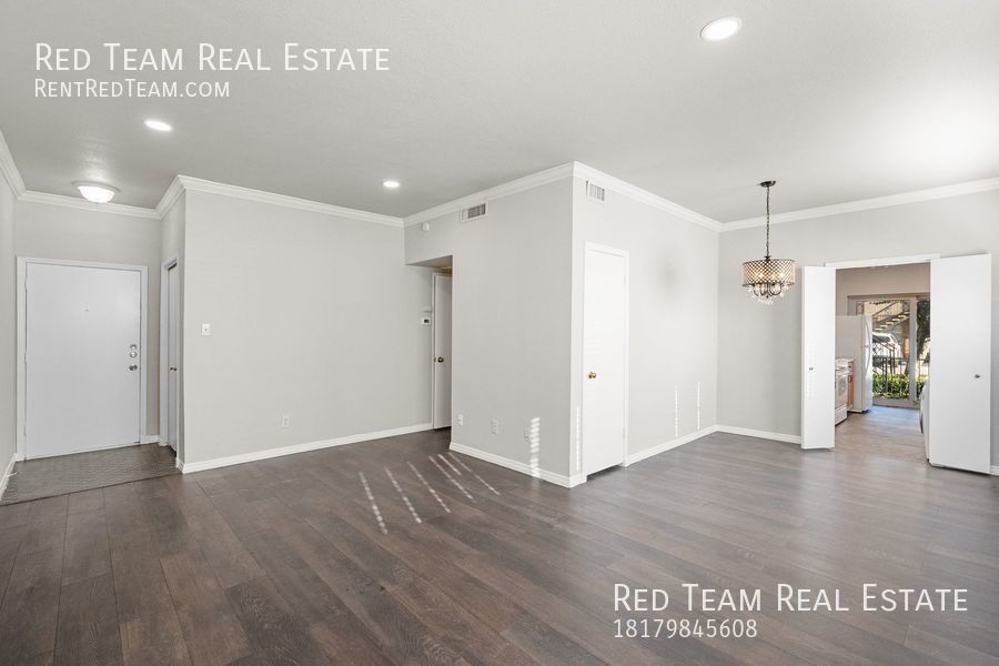 Highly sought after 1-1 Condo in Tanglewood property image