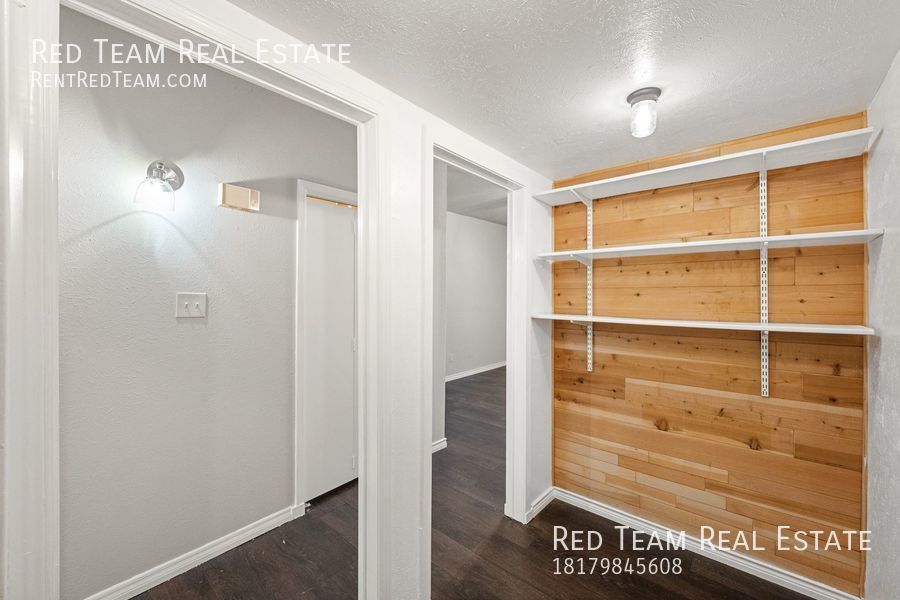 Highly sought after 1-1 Condo in Tanglewood property image