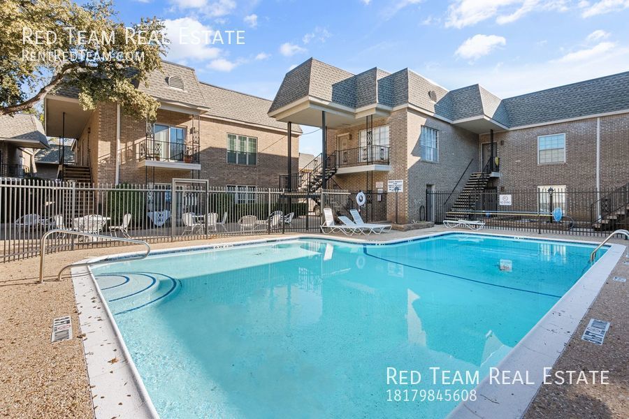 Highly sought after 1-1 Condo in Tanglewood property image