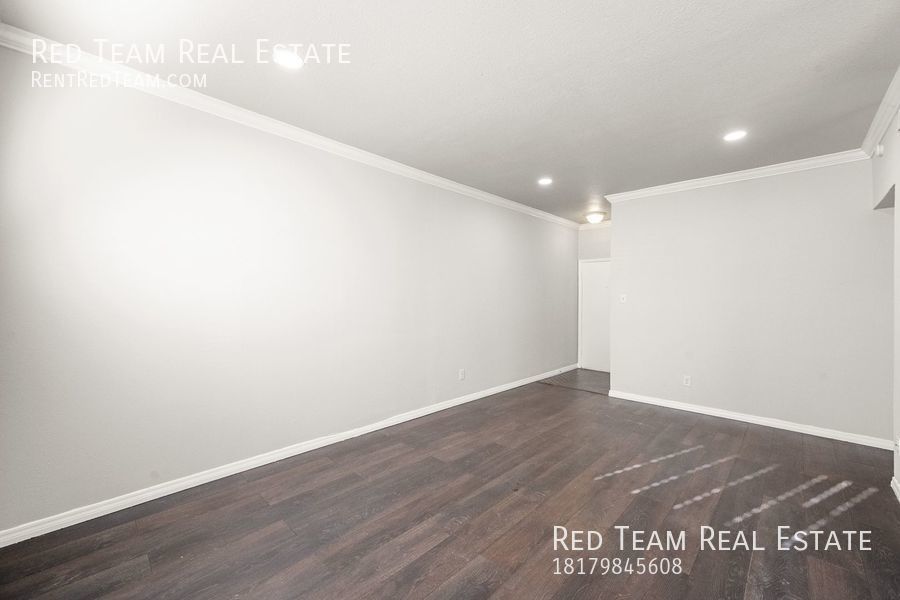 Highly sought after 1-1 Condo in Tanglewood property image