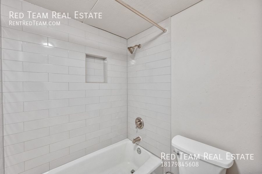 Highly sought after 1-1 Condo in Tanglewood property image