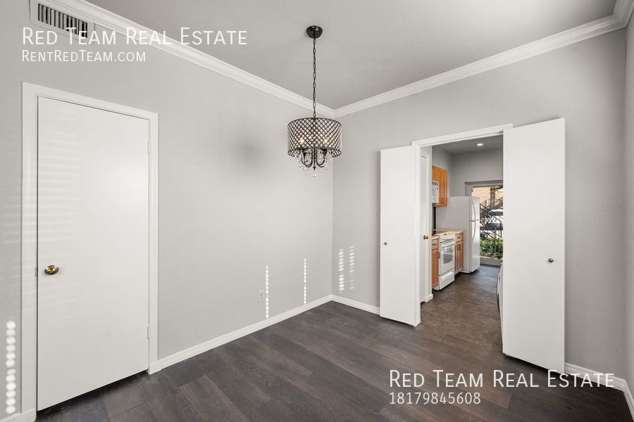 Highly sought after 1-1 Condo in Tanglewood property image