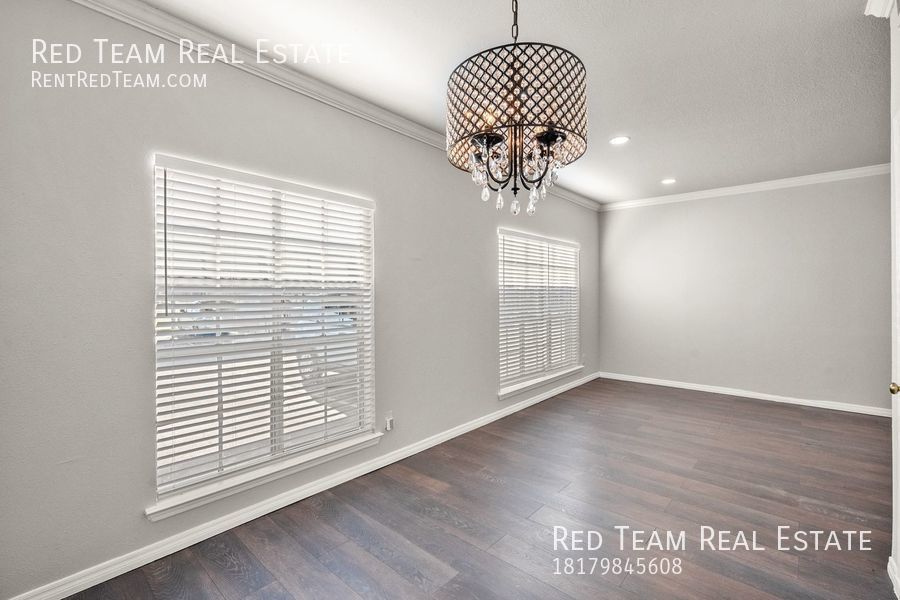 Highly sought after 1-1 Condo in Tanglewood property image