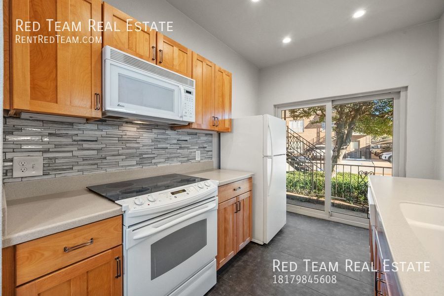 Highly sought after 1-1 Condo in Tanglewood property image