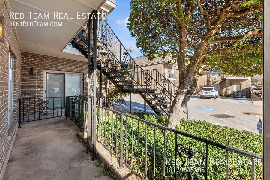 Highly sought after 1-1 Condo in Tanglewood property image