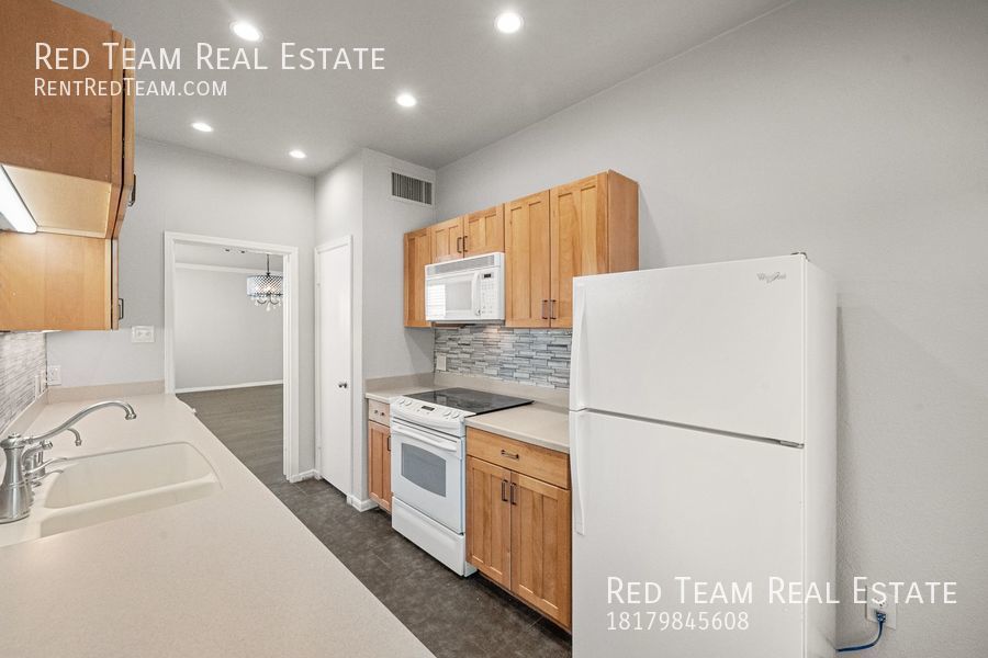 Highly sought after 1-1 Condo in Tanglewood property image