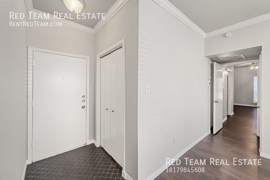 Highly sought after 1-1 Condo in Tanglewood property image