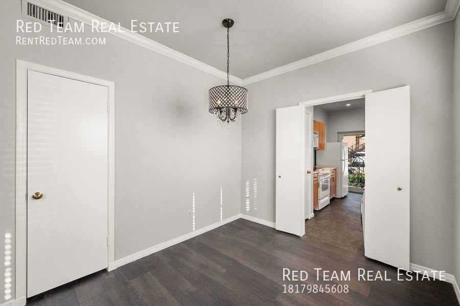 Highly sought after 1-1 Condo in Tanglewood property image