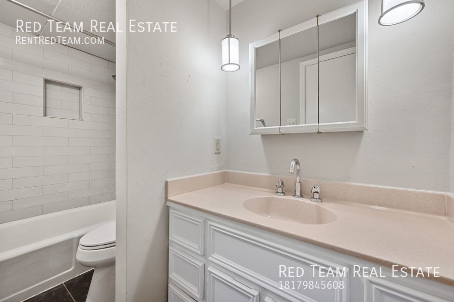 Highly sought after 1-1 Condo in Tanglewood property image