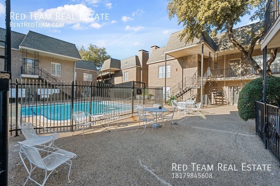 Highly sought after 1-1 Condo in Tanglewood property image