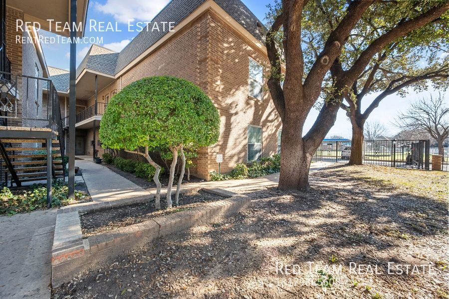 Highly sought after 1-1 Condo in Tanglewood property image